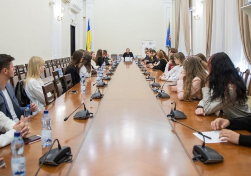 Київський молодіжний діалог